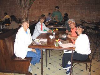 Suzi, Dirma, Evelin e Marinês - janeiro de 2004